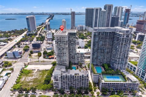 Condo in Miami, Florida, 1 bedroom  № 2186006 - photo 24
