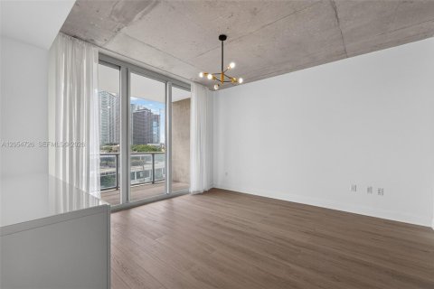Condo in Miami, Florida, 1 bedroom  № 2186006 - photo 7