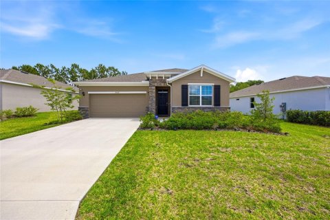 House in Ocala, Florida 3 bedrooms, 167.97 sq.m. № 2217509