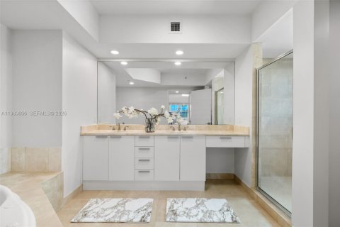 Condominio en venta en North Miami, Florida, 3 dormitorios, 190.26 m2 № 2026115 - foto 16