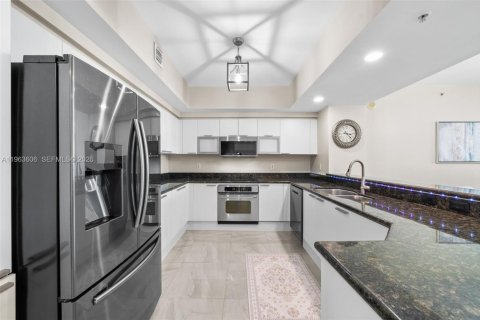Condominio en venta en North Miami, Florida, 3 dormitorios, 190.26 m2 № 2026115 - foto 10