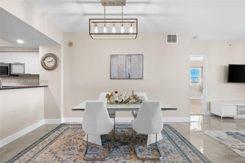 Condominio en venta en North Miami, Florida, 3 dormitorios, 190.26 m2 № 2026115 - foto 5