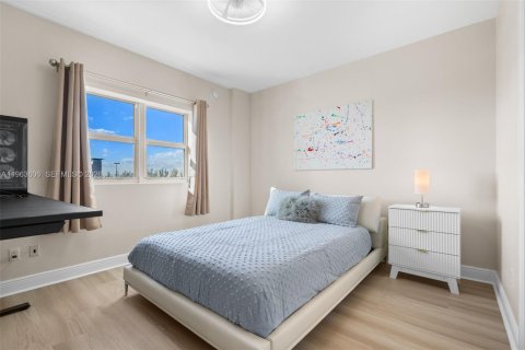 Condominio en venta en North Miami, Florida, 3 dormitorios, 190.26 m2 № 2026115 - foto 20