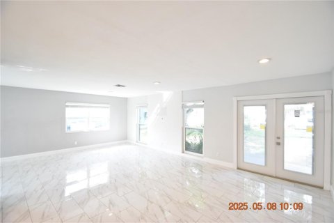 Villa ou maison à louer à Apollo Beach, Floride: 3 chambres, 147.71 m2 № 1684738 - photo 5