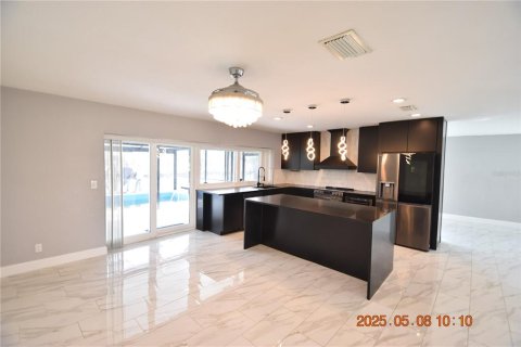 Villa ou maison à louer à Apollo Beach, Floride: 3 chambres, 147.71 m2 № 1684738 - photo 15