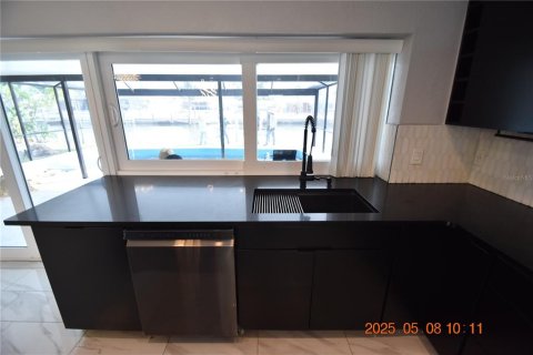 Villa ou maison à louer à Apollo Beach, Floride: 3 chambres, 147.71 m2 № 1684738 - photo 21