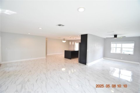 Villa ou maison à louer à Apollo Beach, Floride: 3 chambres, 147.71 m2 № 1684738 - photo 8