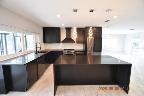 Villa ou maison à louer à Apollo Beach, Floride: 3 chambres, 147.71 m2 № 1684738 - photo 18