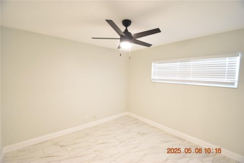 Villa ou maison à louer à Apollo Beach, Floride: 3 chambres, 147.71 m2 № 1684738 - photo 28