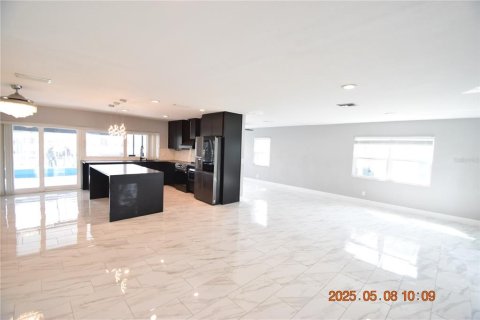 Villa ou maison à louer à Apollo Beach, Floride: 3 chambres, 147.71 m2 № 1684738 - photo 2