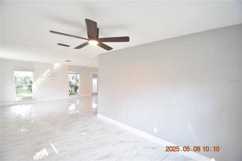 Villa ou maison à louer à Apollo Beach, Floride: 3 chambres, 147.71 m2 № 1684738 - photo 12