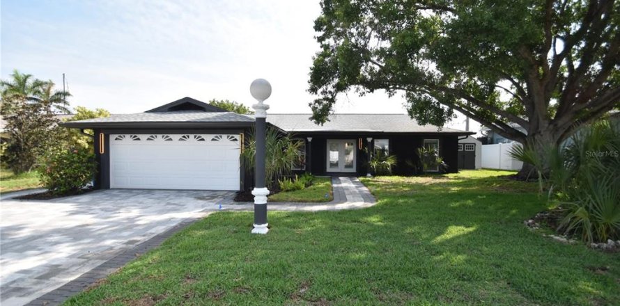 Casa en Apollo Beach, Florida 3 dormitorios, 147.71 m2 № 1684738