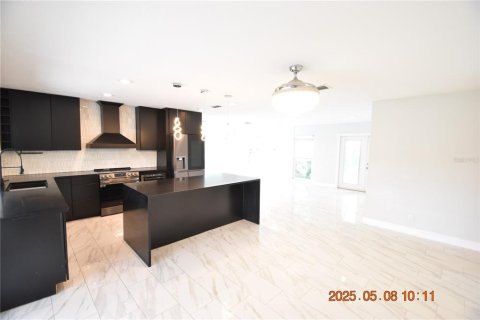 Villa ou maison à louer à Apollo Beach, Floride: 3 chambres, 147.71 m2 № 1684738 - photo 16