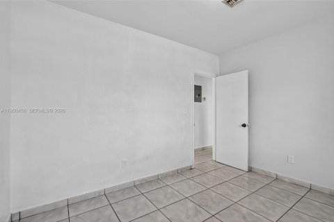 Снять в аренду виллу или дом в Норт-Майами-Бич, Флорида 4 спальни, 118.54м2, № 2005286 - фото 20