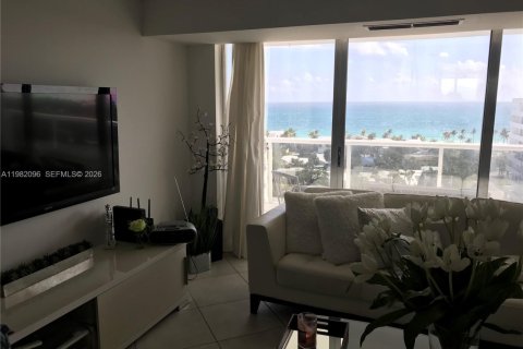 Condo in Fort Lauderdale, Florida, 2 bedrooms  № 2043285 - photo 6