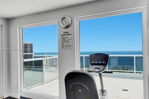 Condo in Fort Lauderdale, Florida, 2 bedrooms  № 2043285 - photo 21