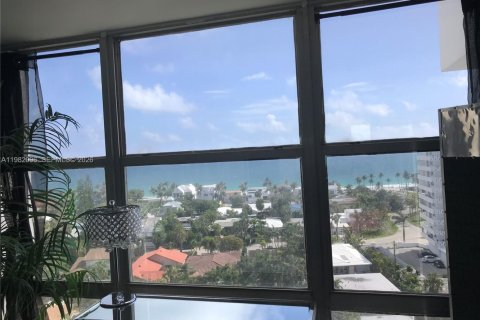 Condo in Fort Lauderdale, Florida, 2 bedrooms  № 2043285 - photo 10