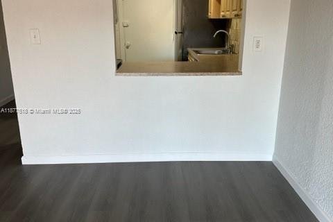 Condo in Miami, Florida, 2 bedrooms  № 1924329 - photo 6