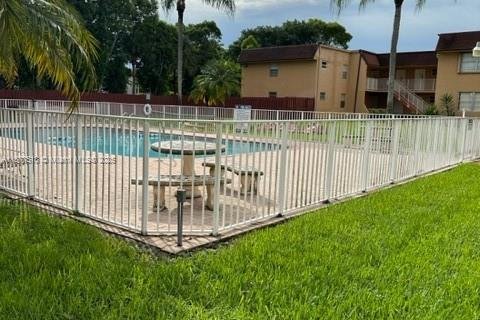 Condo in Miami, Florida, 2 bedrooms  № 1924329 - photo 20