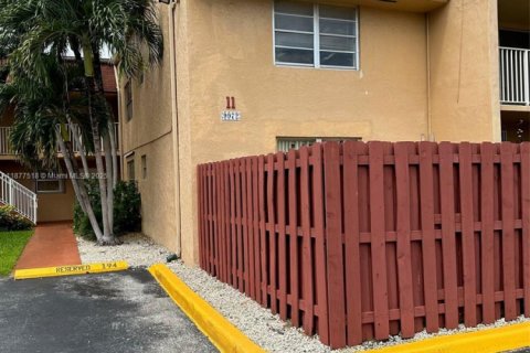 Condo in Miami, Florida, 2 bedrooms  № 1924329 - photo 19