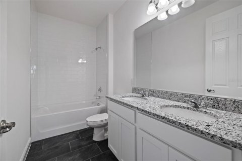 House in Minneola, Florida 4 bedrooms, 195.56 sq.m. № 1626594 - photo 8