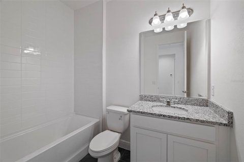 House in Minneola, Florida 4 bedrooms, 195.56 sq.m. № 1626594 - photo 6