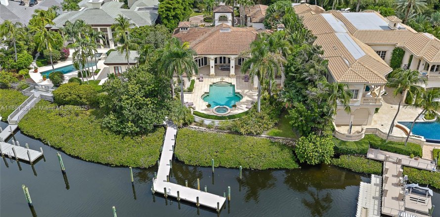 Дом в Юпитер, Флорида 9 комнат, 650.41м2 № 2012580