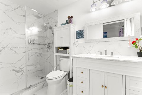 Casa en venta en Miami, Florida, 4 dormitorios, 127.65 m2 № 1944968 - foto 17