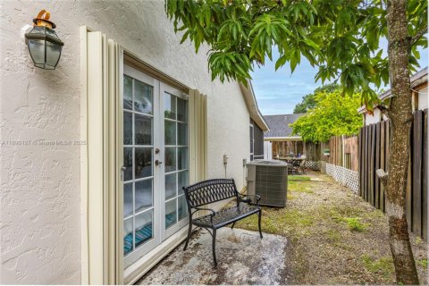 Casa en venta en Miami, Florida, 4 dormitorios, 127.65 m2 № 1944968 - foto 21