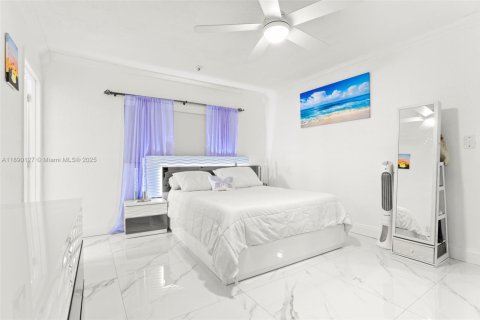Casa en venta en Miami, Florida, 4 dormitorios, 127.65 m2 № 1944968 - foto 7