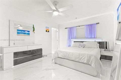 Casa en venta en Miami, Florida, 4 dormitorios, 127.65 m2 № 1944968 - foto 13