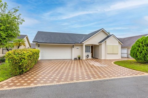 Casa en venta en Miami, Florida, 4 dormitorios, 127.65 m2 № 1944968 - foto 2