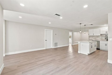 Villa ou maison à vendre à Bradenton, Floride: 3 chambres, 136.1 m2 № 2351742 - photo 19