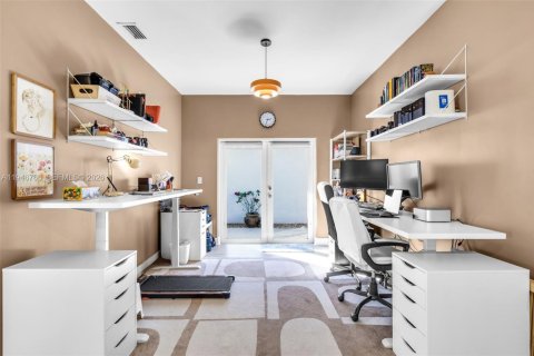Casa en venta en Miami Lakes, Florida, 3 dormitorios, 201.69 m2 № 2002923 - foto 19