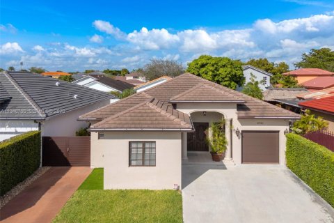 Casa en Miami Lakes, Florida 3 dormitorios, 201.69 m2 № 2002923