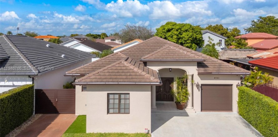 Casa en Miami Lakes, Florida 3 dormitorios, 201.69 m2 № 2002923