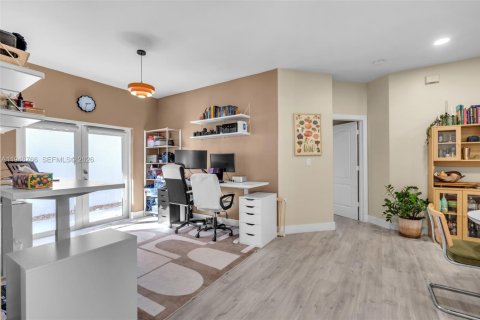 Casa en venta en Miami Lakes, Florida, 3 dormitorios, 201.69 m2 № 2002923 - foto 18