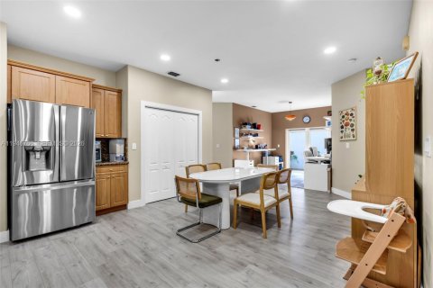 Casa en venta en Miami Lakes, Florida, 3 dormitorios, 201.69 m2 № 2002923 - foto 14