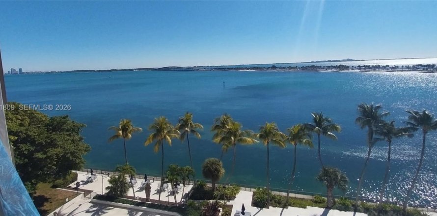 Кондоминиум с 2 спальнями в Майами, Флорида № 2023289