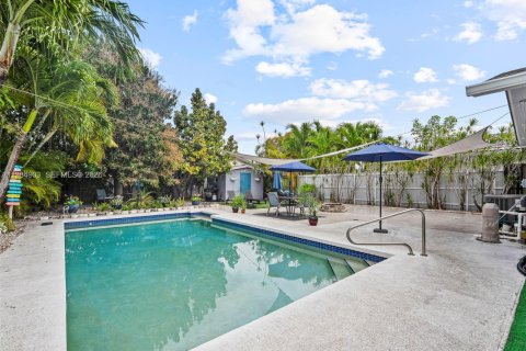 House in Miami, Florida 4 bedrooms, 154.96 sq.m. № 2046827 - photo 27