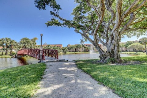 Condo in Delray Beach, Florida, 2 bedrooms  № 2019930 - photo 12
