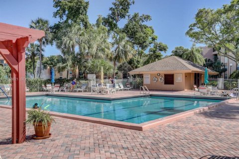 Condo in Delray Beach, Florida, 2 bedrooms  № 2019930 - photo 16