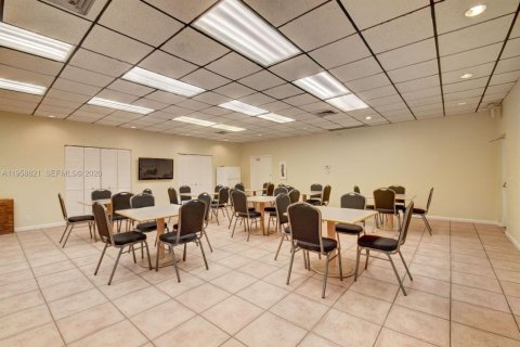 Condo in Delray Beach, Florida, 2 bedrooms  № 2019930 - photo 19