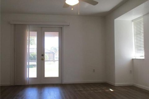 Casa en alquiler en Punta Gorda, Florida, 3 dormitorios, 202.71 m2 № 2429381 - foto 6