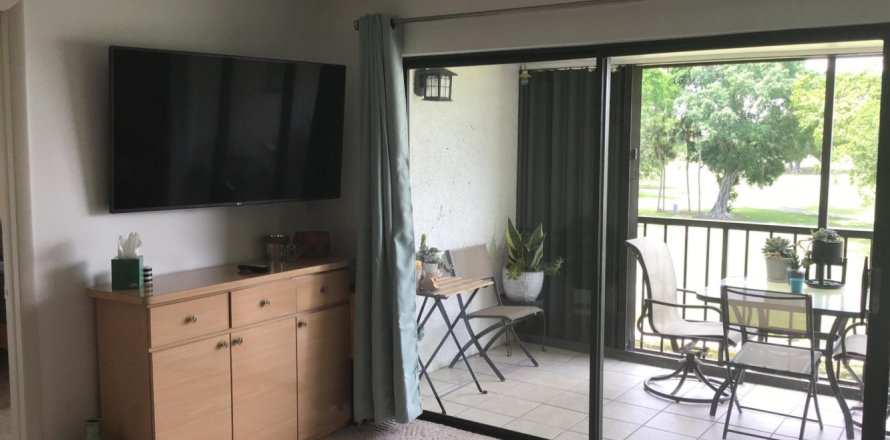 Condo in Lake Worth, Florida, 2 bedrooms  № 1224615