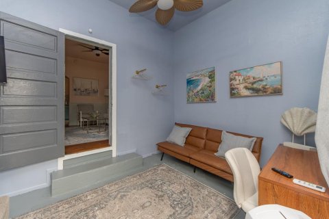 Commercial property in Gulfport, Florida 6 bedrooms, 259.38 sq.m. № 2316750 - photo 3