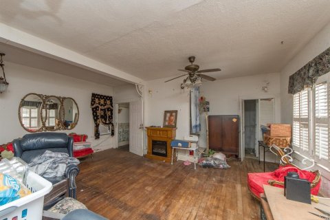 Commercial property in Gulfport, Florida 6 bedrooms, 259.38 sq.m. № 2316750 - photo 21