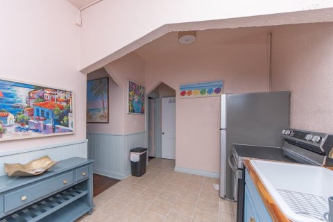 Commercial property in Gulfport, Florida 6 bedrooms, 259.38 sq.m. № 2316750 - photo 8