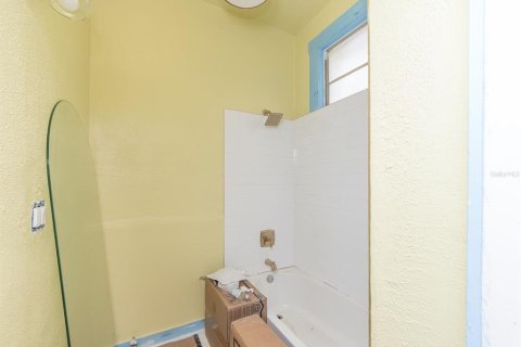 Commercial property in Gulfport, Florida 6 bedrooms, 259.38 sq.m. № 2316750 - photo 14