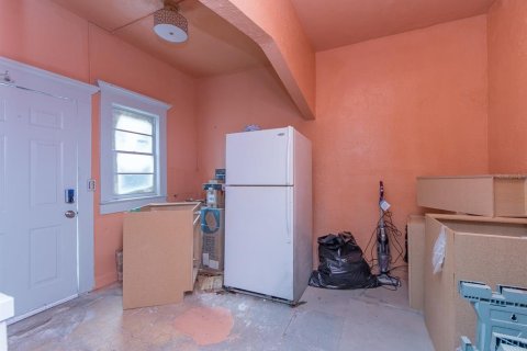 Commercial property in Gulfport, Florida 6 bedrooms, 259.38 sq.m. № 2316750 - photo 15